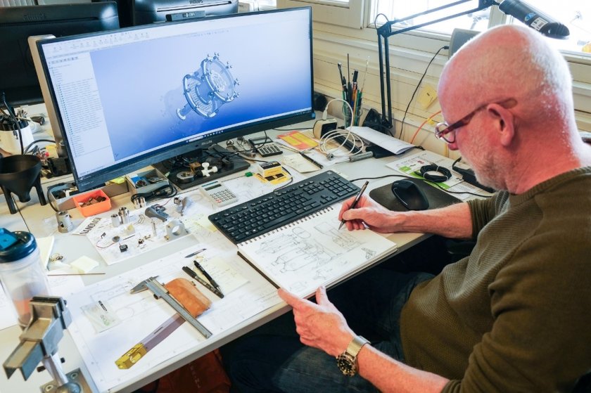 Als de techneuten vn WTS ook geen bestaand apparaat kennen voor de meting, gaan ze zelf aan de slag. Foto: Marleen den Hartog, Als de techneuten vn WTS ook geen bestaand apparaat kennen voor de meting, gaan ze zelf aan de slag. Foto: Marleen den Hartog,